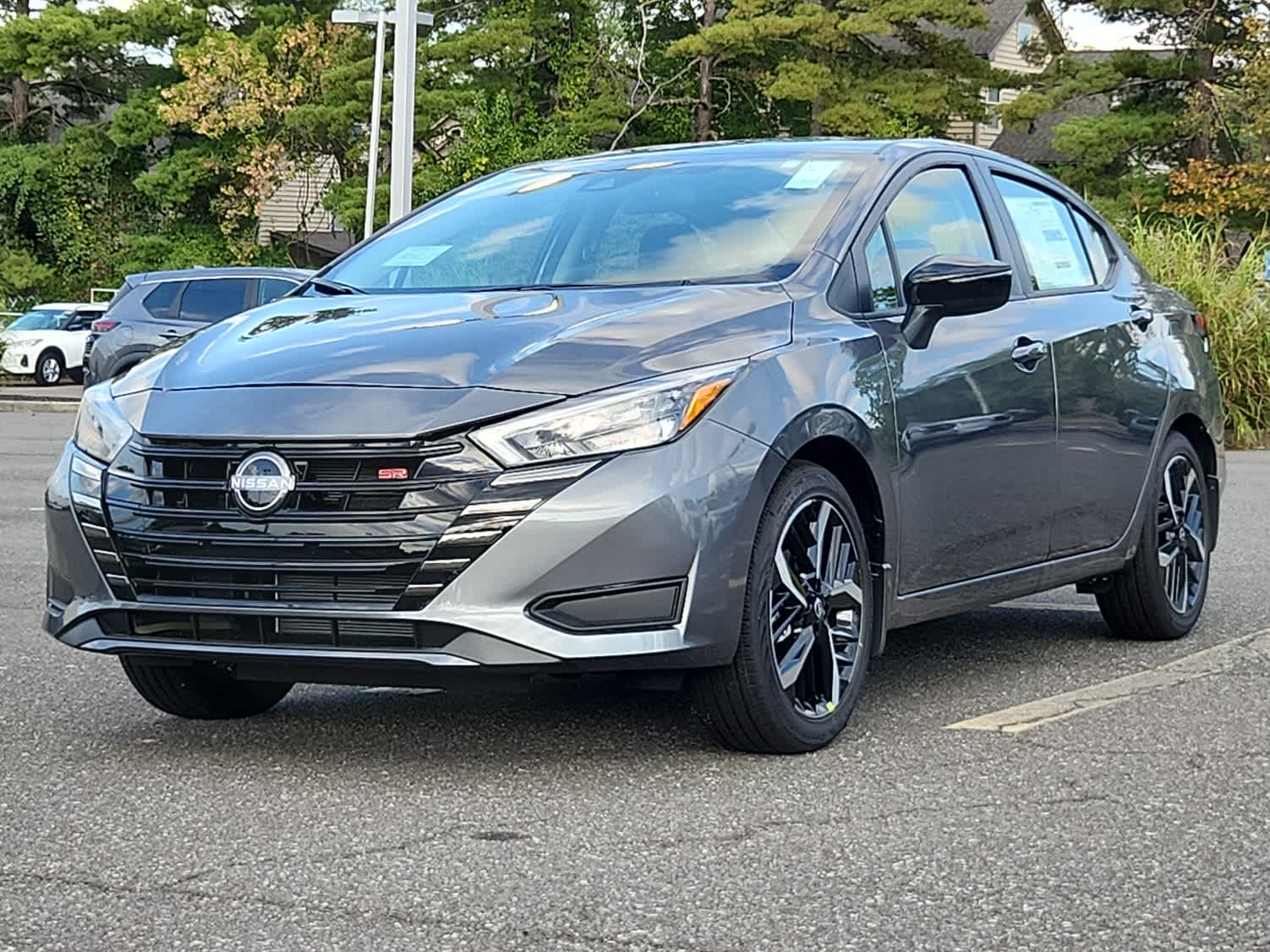 2025 Nissan Versa SR's photo