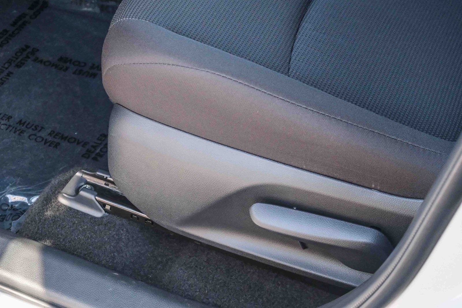 2025 Toyota RAV4 LE photo 20