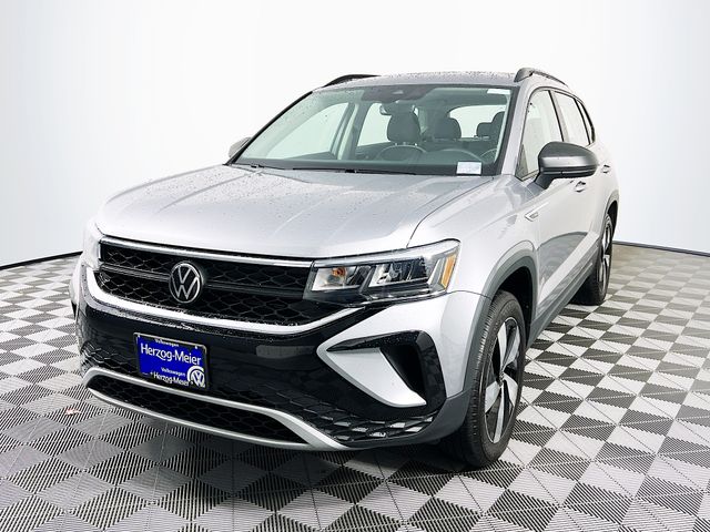 2024 Volkswagen Taos S photo 2