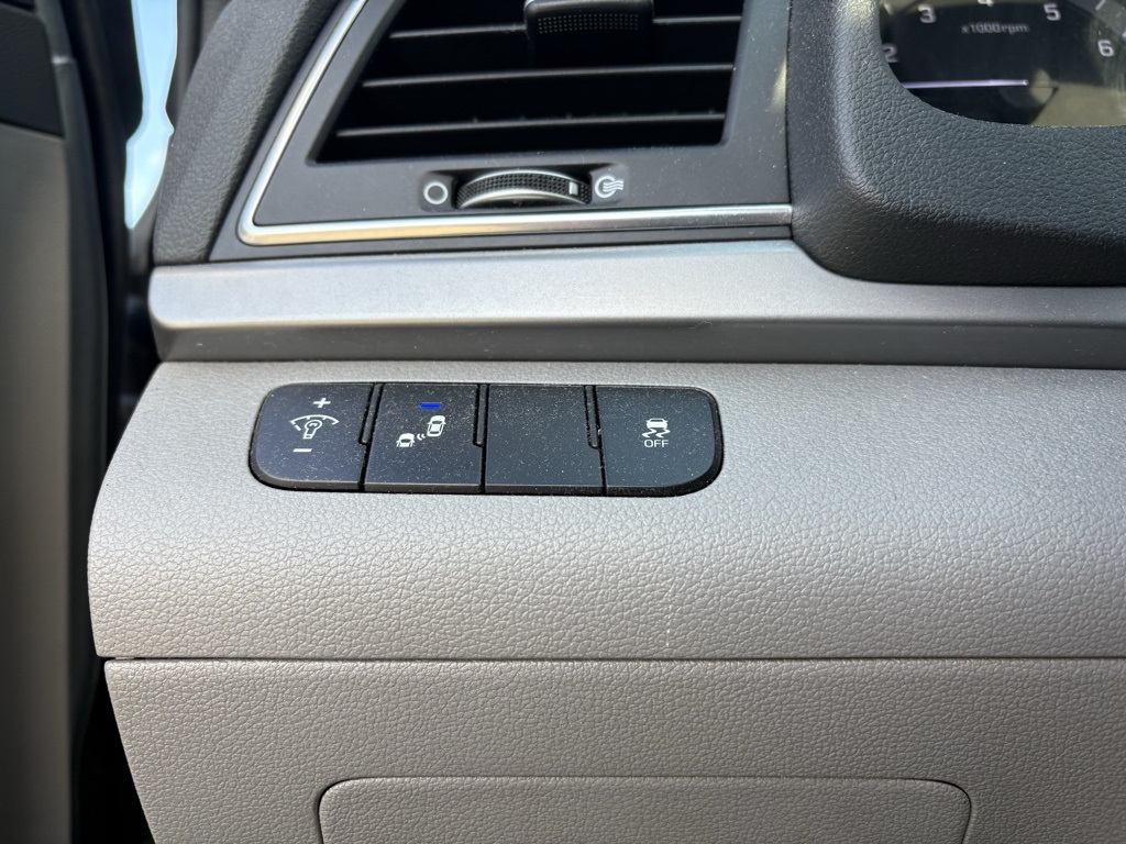 2018 Hyundai Elantra Value Edition photo 10