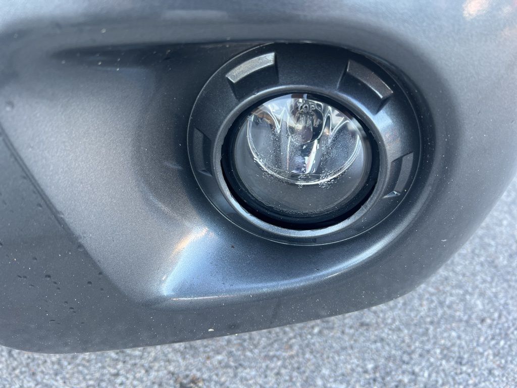 2021 Nissan Frontier Crew Cab photo 22