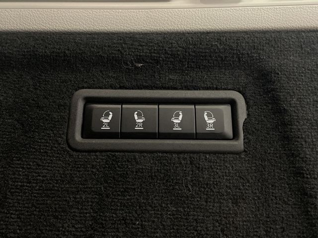 2023 Jeep Grand Wagoneer L Base photo 15