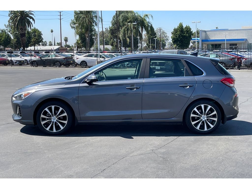 2018 Hyundai Elantra GT Base photo 3