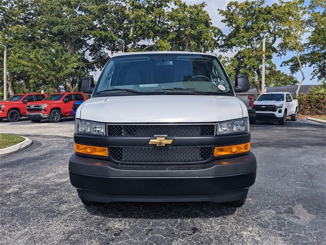 2025 Chevrolet Express Cargo 2500 photo 3