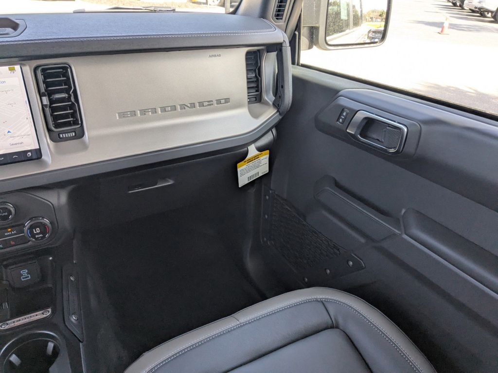 2025 Ford Bronco Outer Banks photo 17