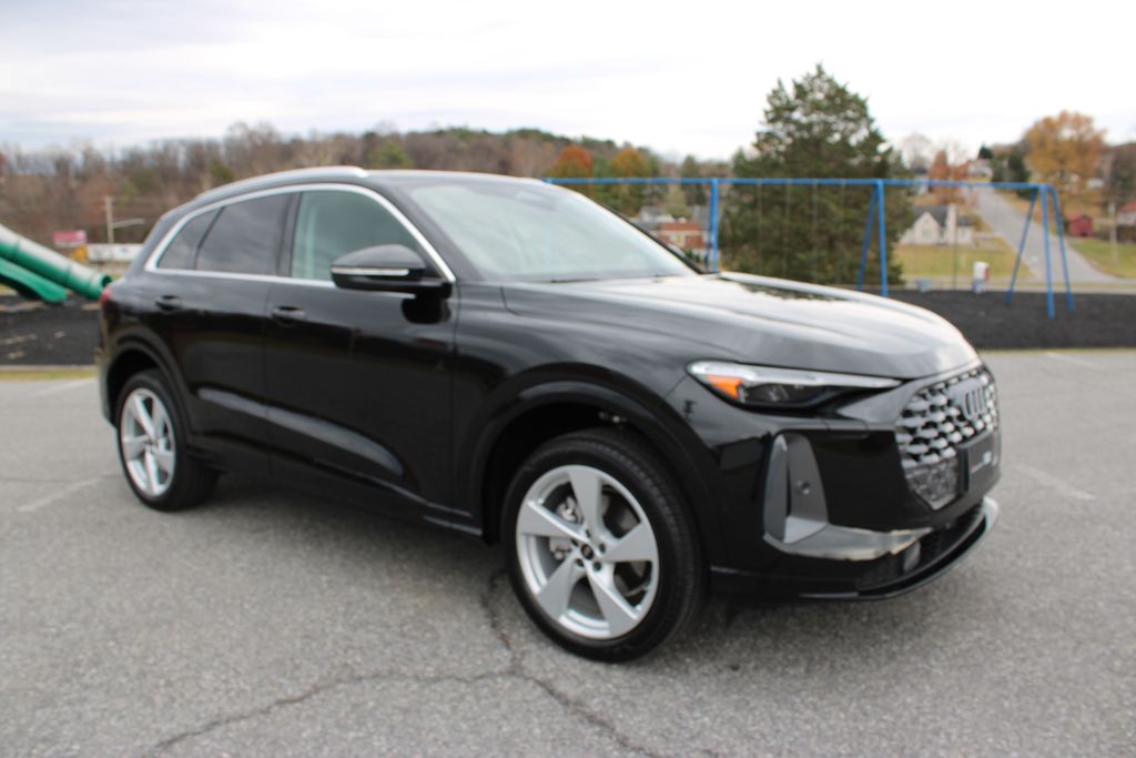 2025 Audi Q5 2.0T Premium Plus photo 2