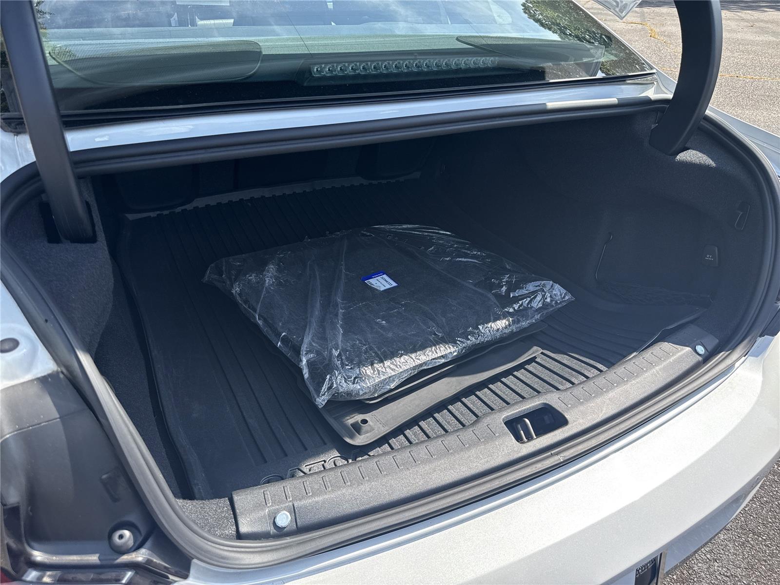 2023 Volvo S90 Ultimate photo 27