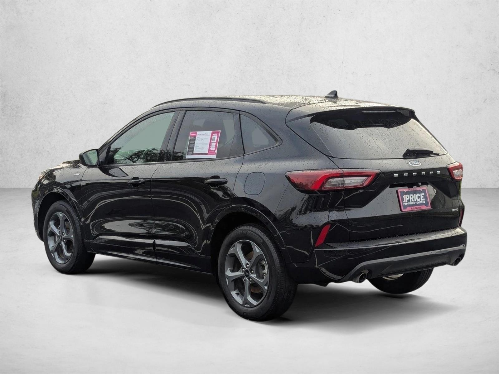 2024 Ford Escape ST-Line photo 4