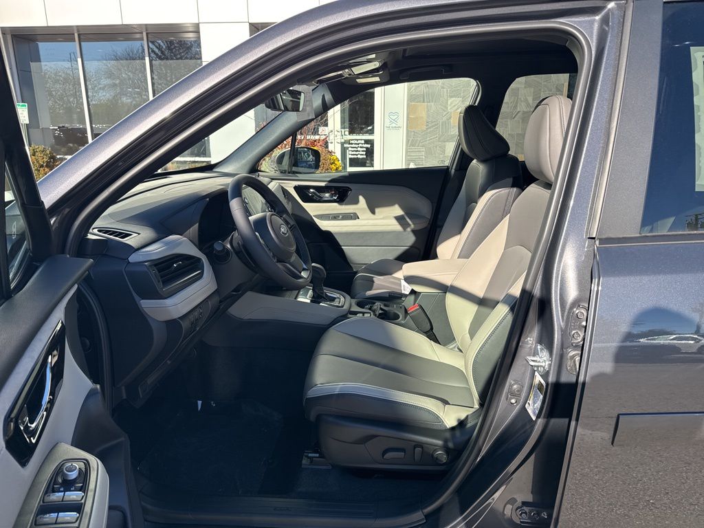 2025 Subaru Forester Limited photo 3