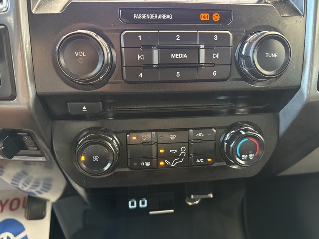 2018 Ford F-350 XLT photo 17