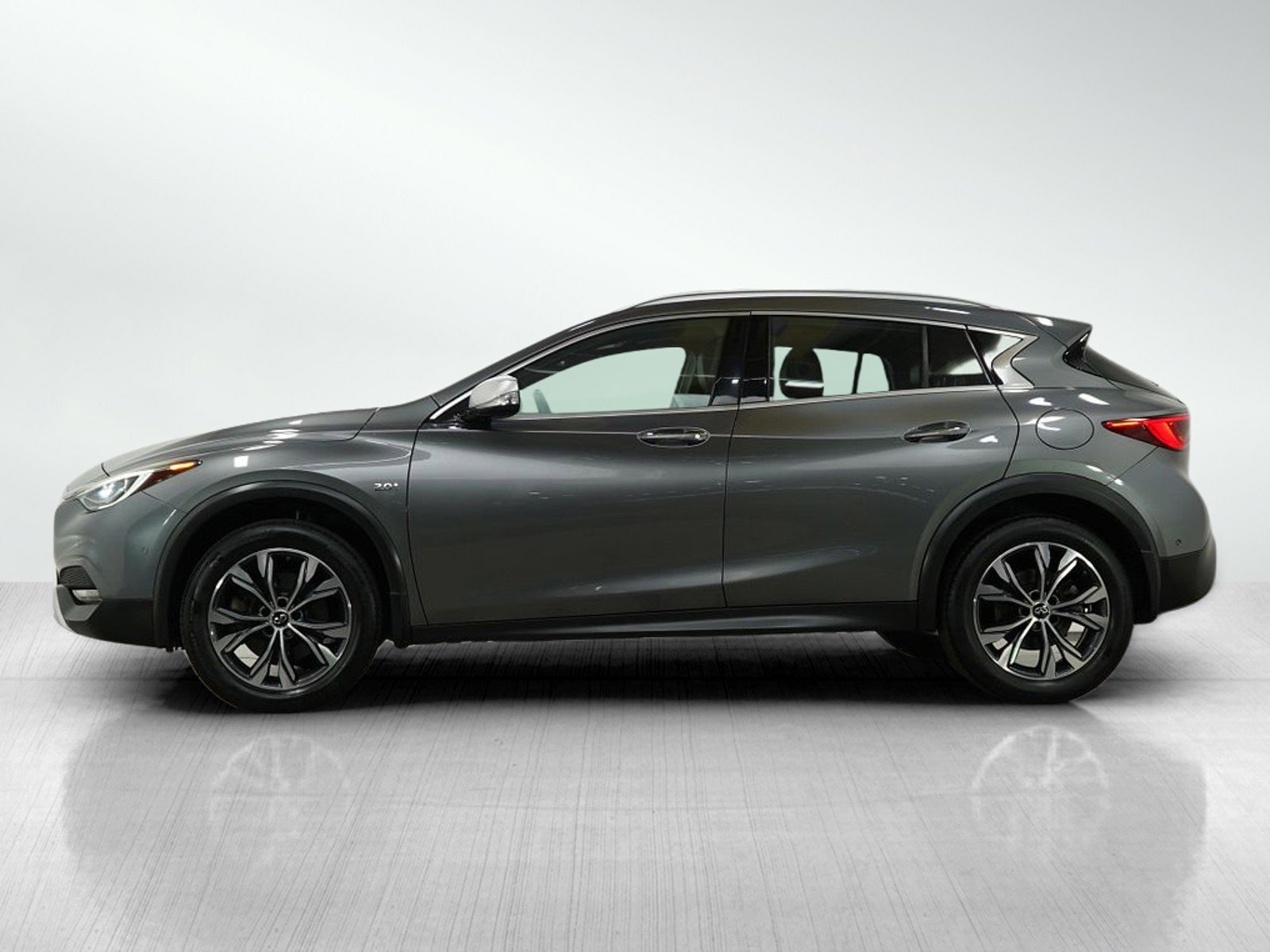Used 2018 INFINITI QX30 Premium with VIN SJKCH5CR7JA003564 for sale in Burnsville, Minnesota