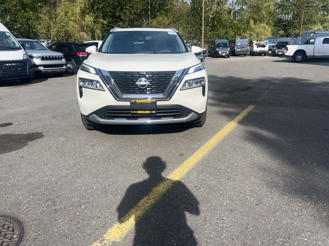 2023 Nissan Rogue Platinum photo 2