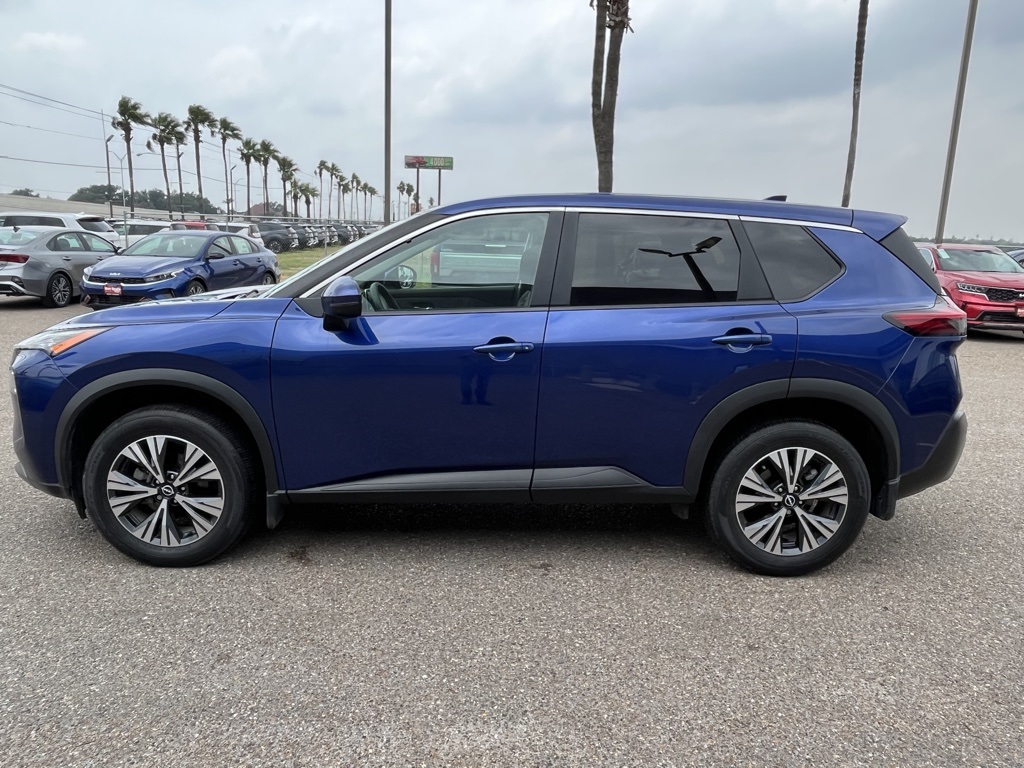 2022 Nissan Rogue SV photo 4