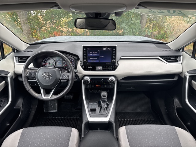 2022 Toyota RAV4 XLE photo 18