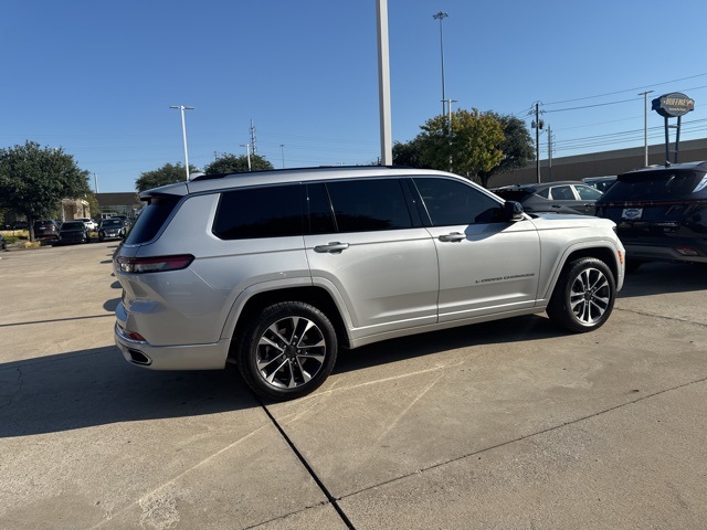 2021 Jeep Grand Cherokee Overland photo 2