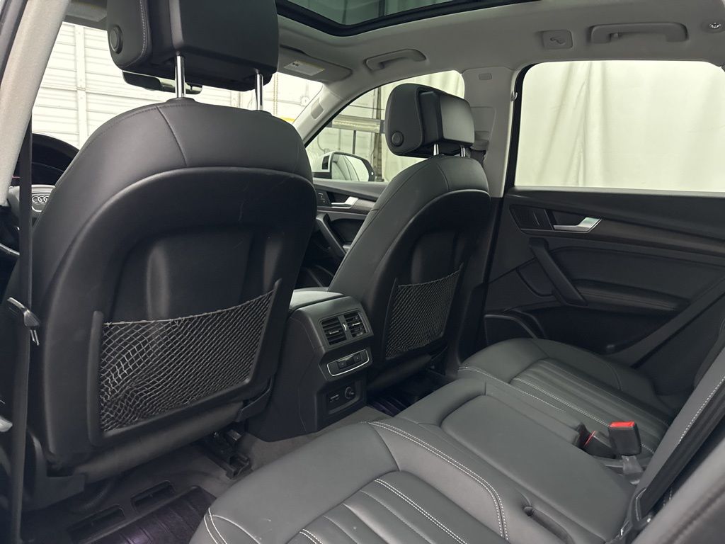 2021 Audi Q5 45 Premium Plus photo 11