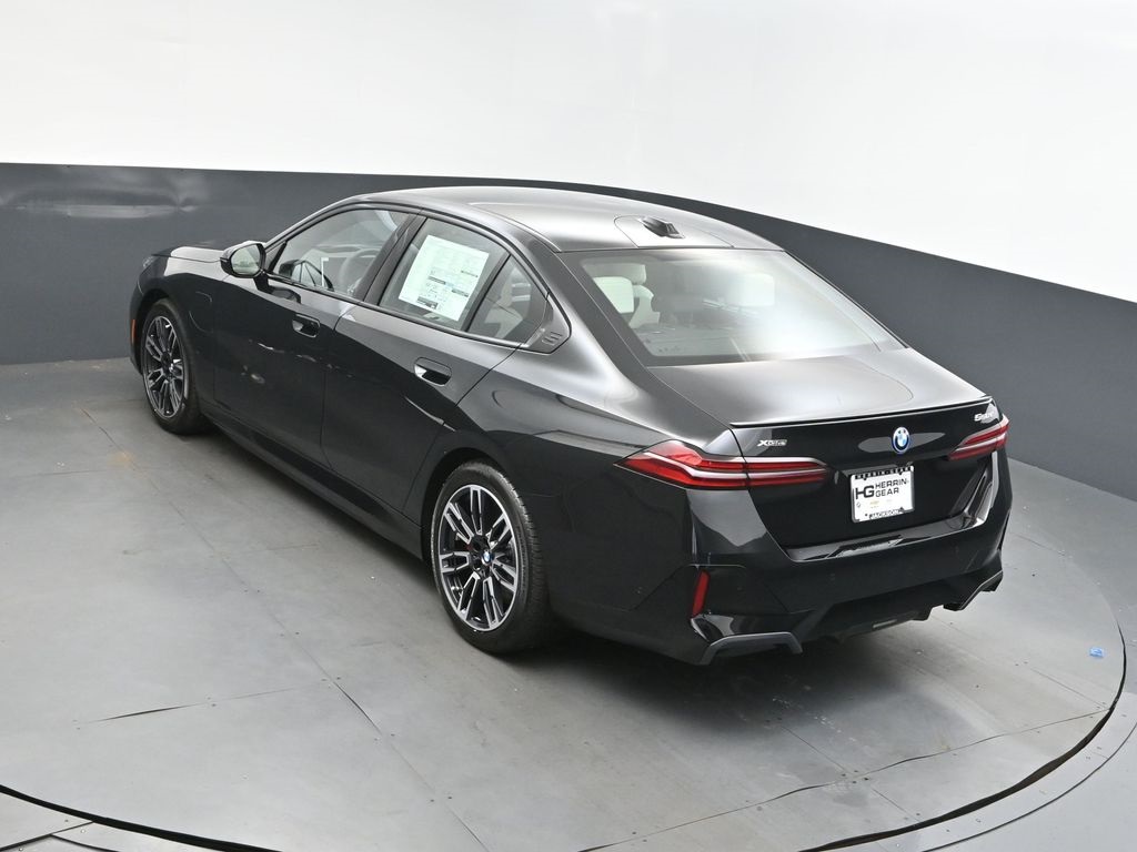 2026 Bmw 550e xDrive photo 30