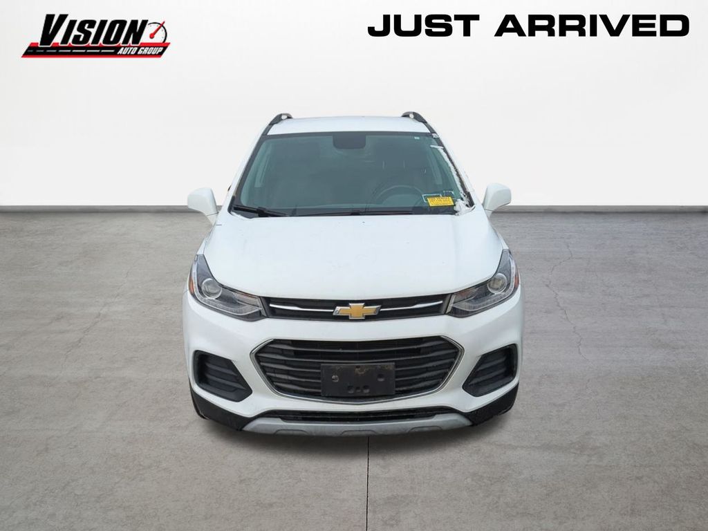 2019 Chevrolet Trax LT photo 2