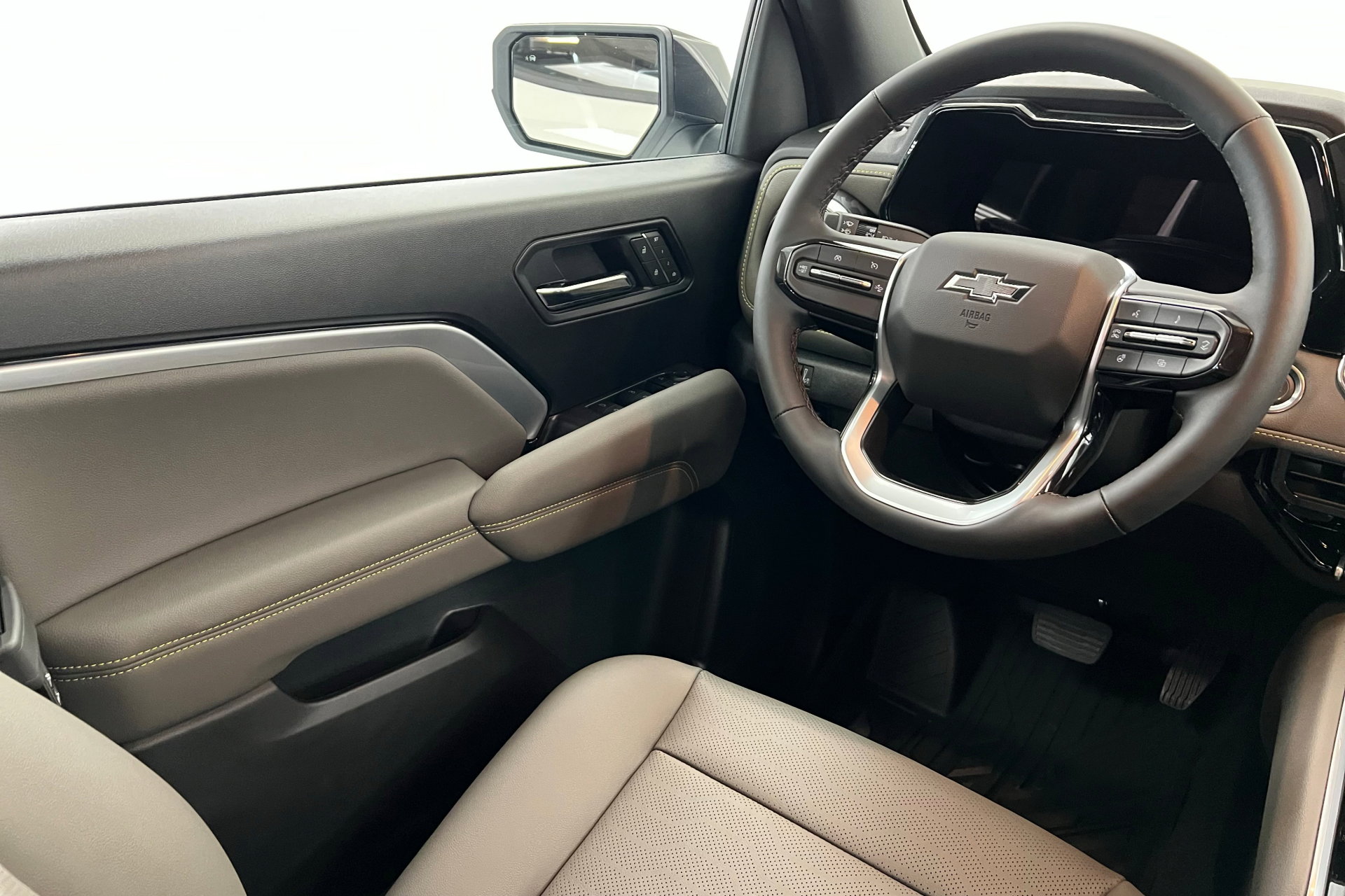 2026 Chevrolet Colorado ZR2 photo 11