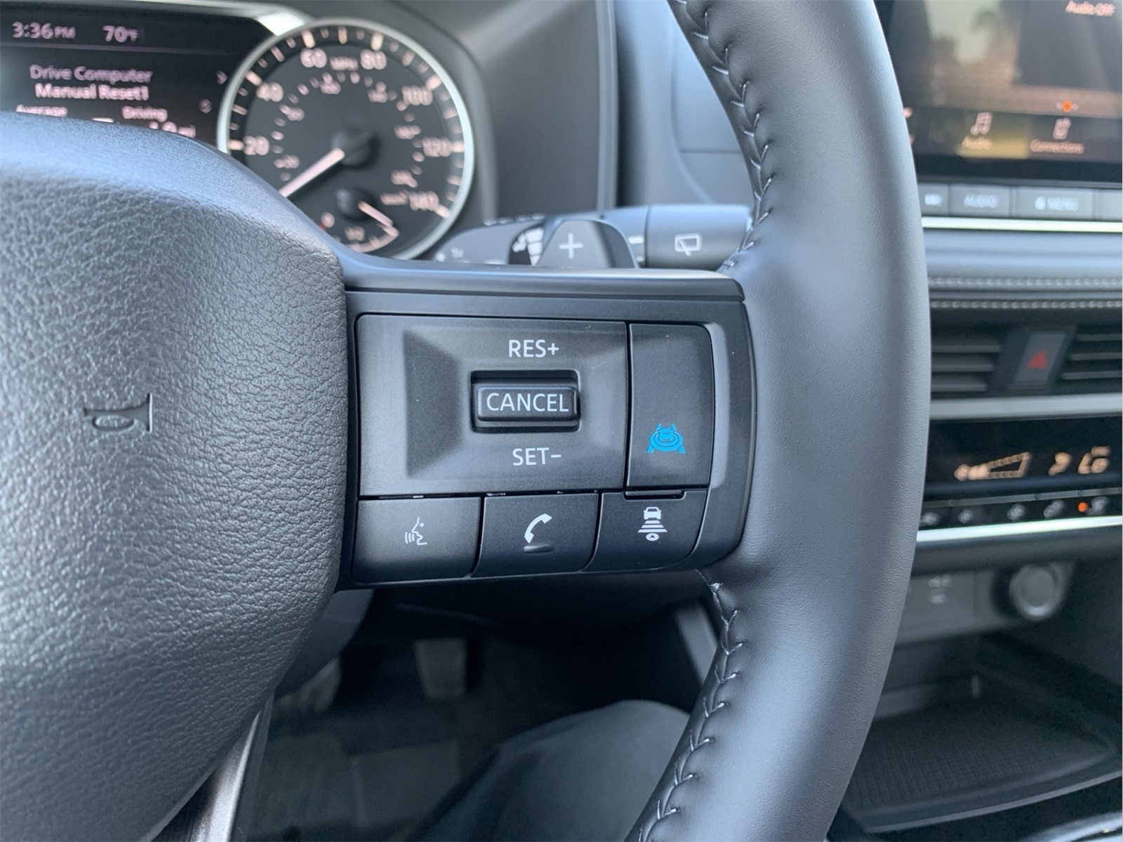 2026 Nissan Rogue SV photo 16