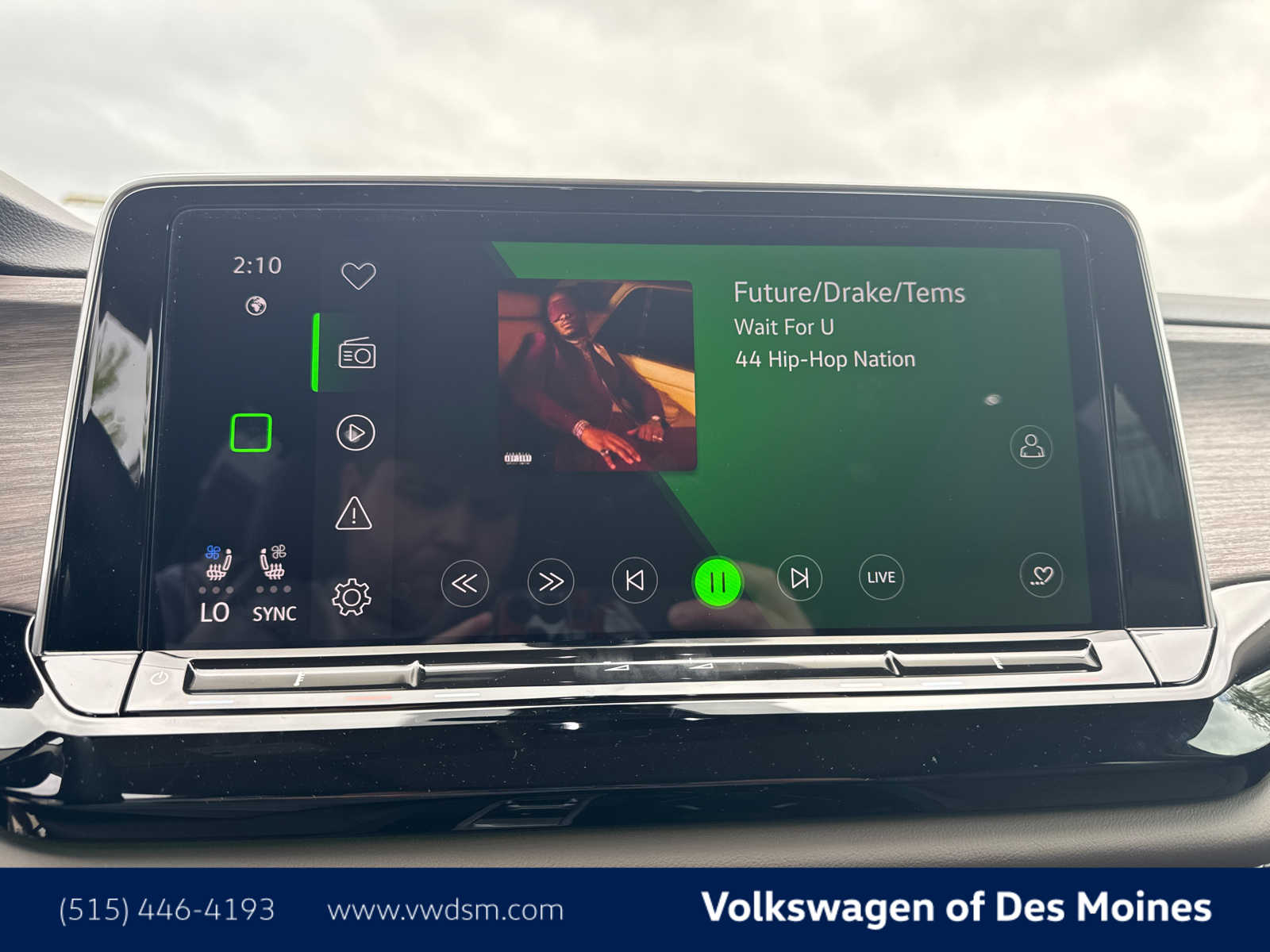 2025 Volkswagen Atlas SEL photo 15