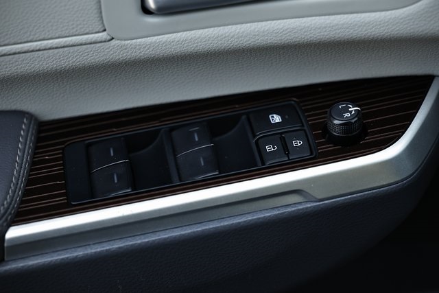 2024 Toyota Sienna XLE photo 16