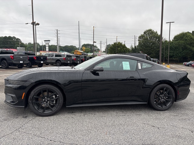 2025 Ford Mustang EcoBoost photo 5