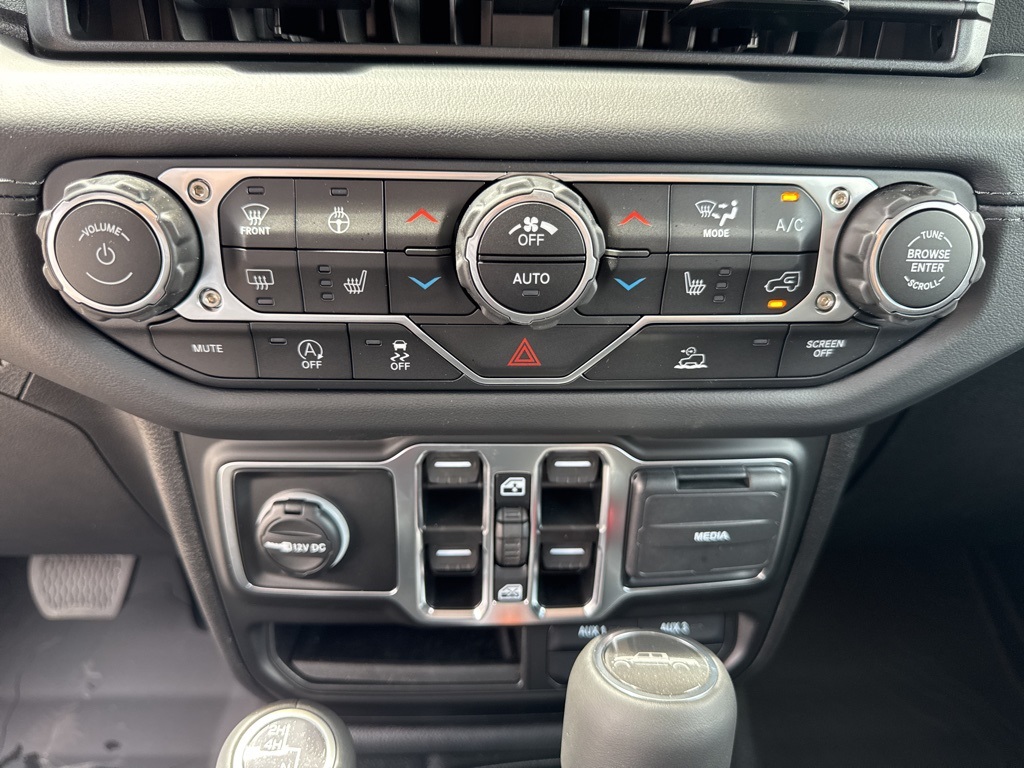 2025 Jeep Gladiator Sport photo 40