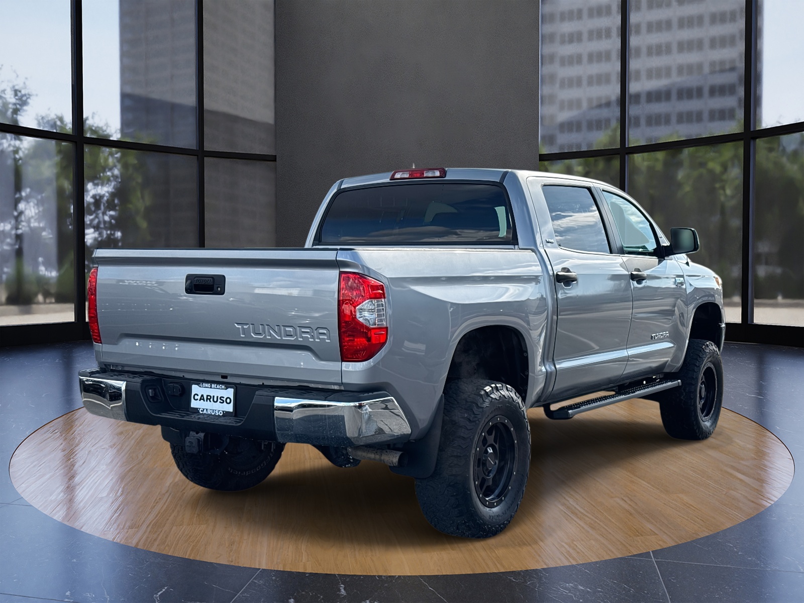 2015 Toyota Tundra CrewMax SR5 photo 3