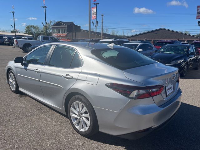 2023 Toyota Camry LE photo 4