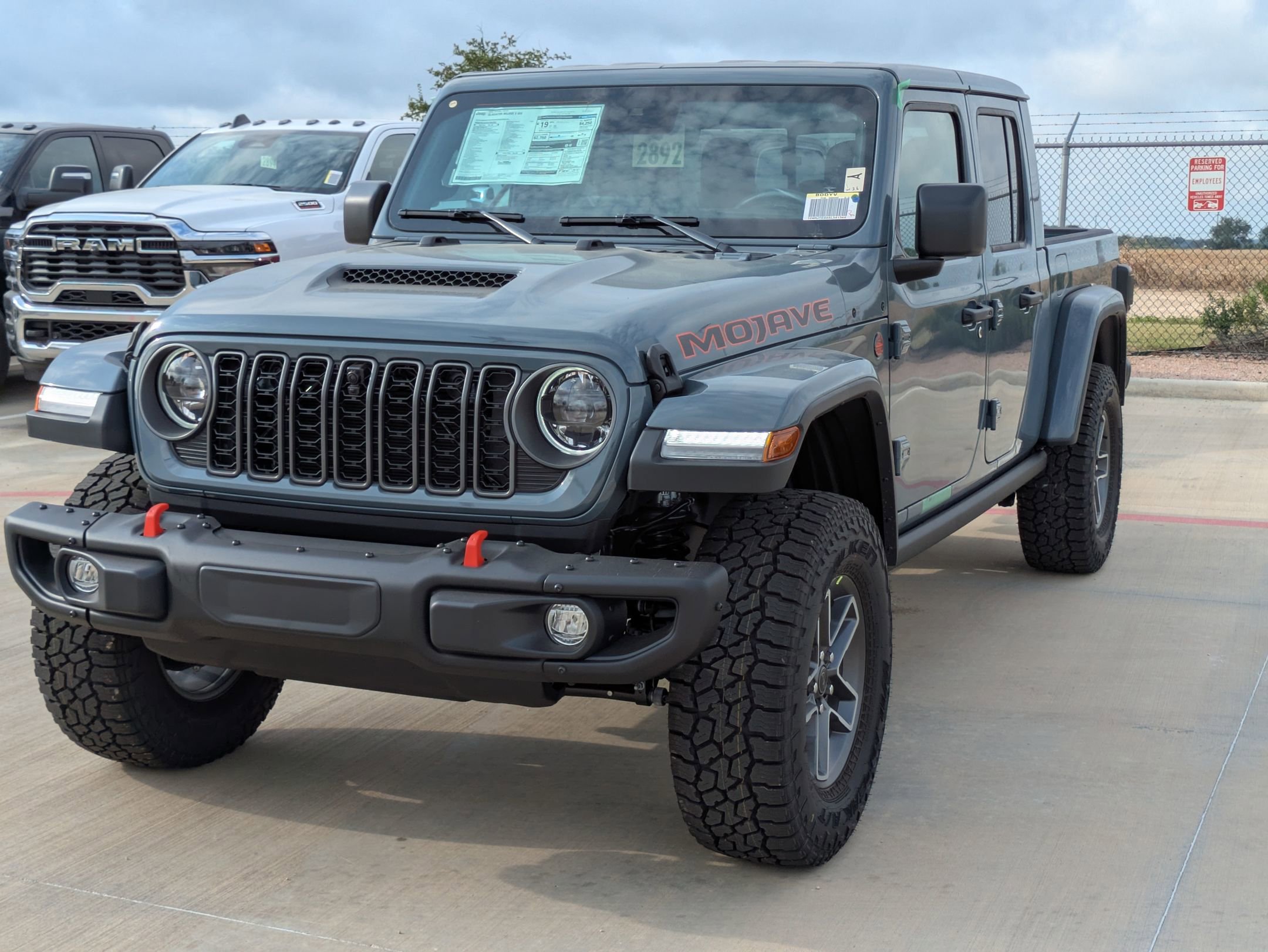 2025 Jeep Gladiator Mojave photo 7