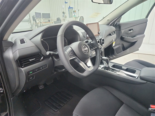 2025 Nissan Sentra SV photo 17
