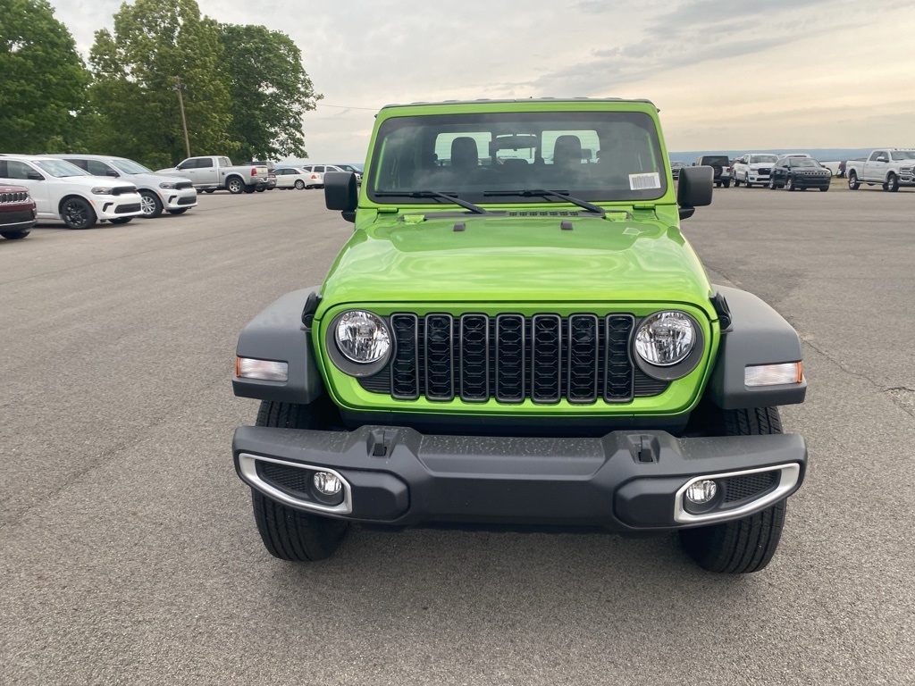 2025 Jeep Gladiator Sport photo 2