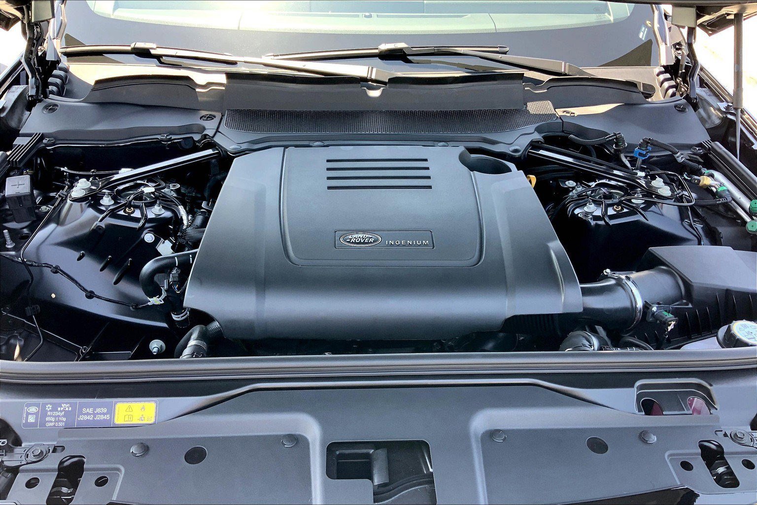 2025 Land Rover Discovery S photo 8