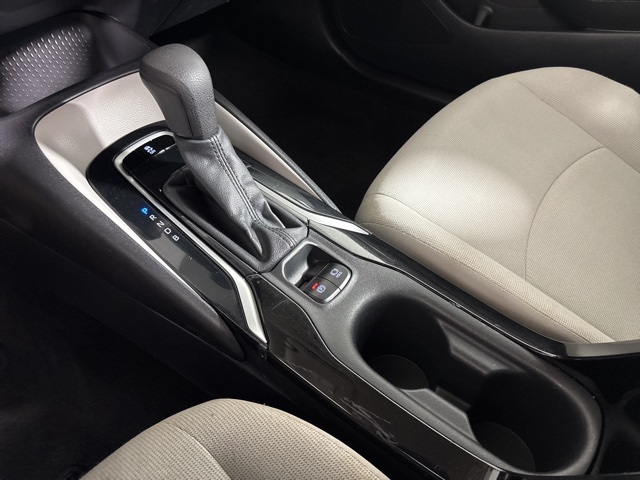 2021 Toyota Corolla LE photo 17