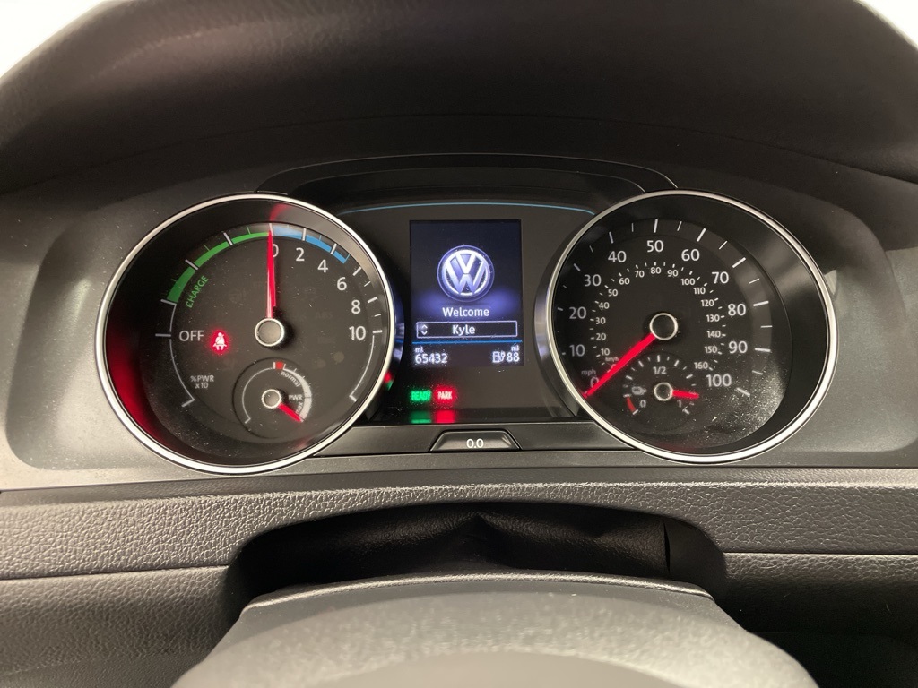 2019 Volkswagen e-Golf SE photo 9