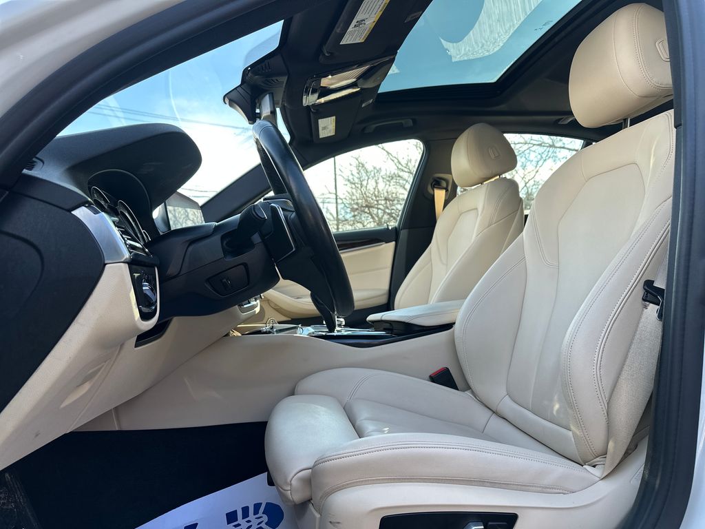 2019 Bmw 530i 5-Series photo 3
