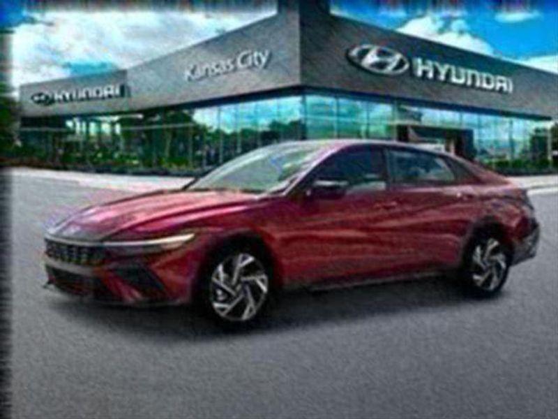 2025 Hyundai Elantra SEL Sport photo 2