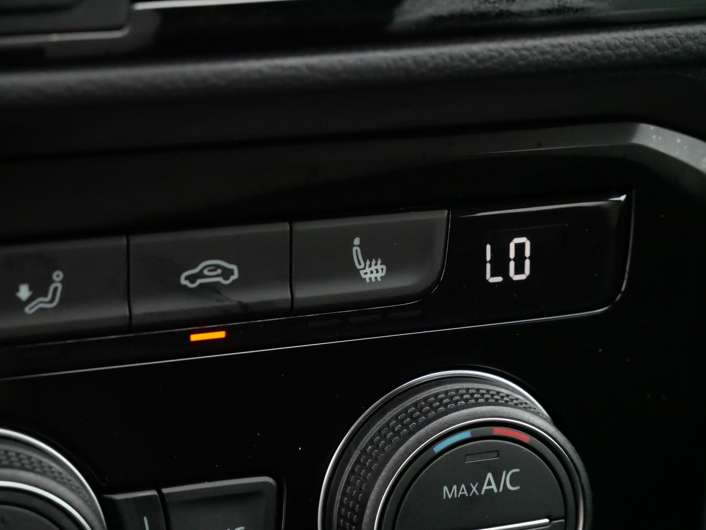 2024 Volkswagen Taos SE photo 27