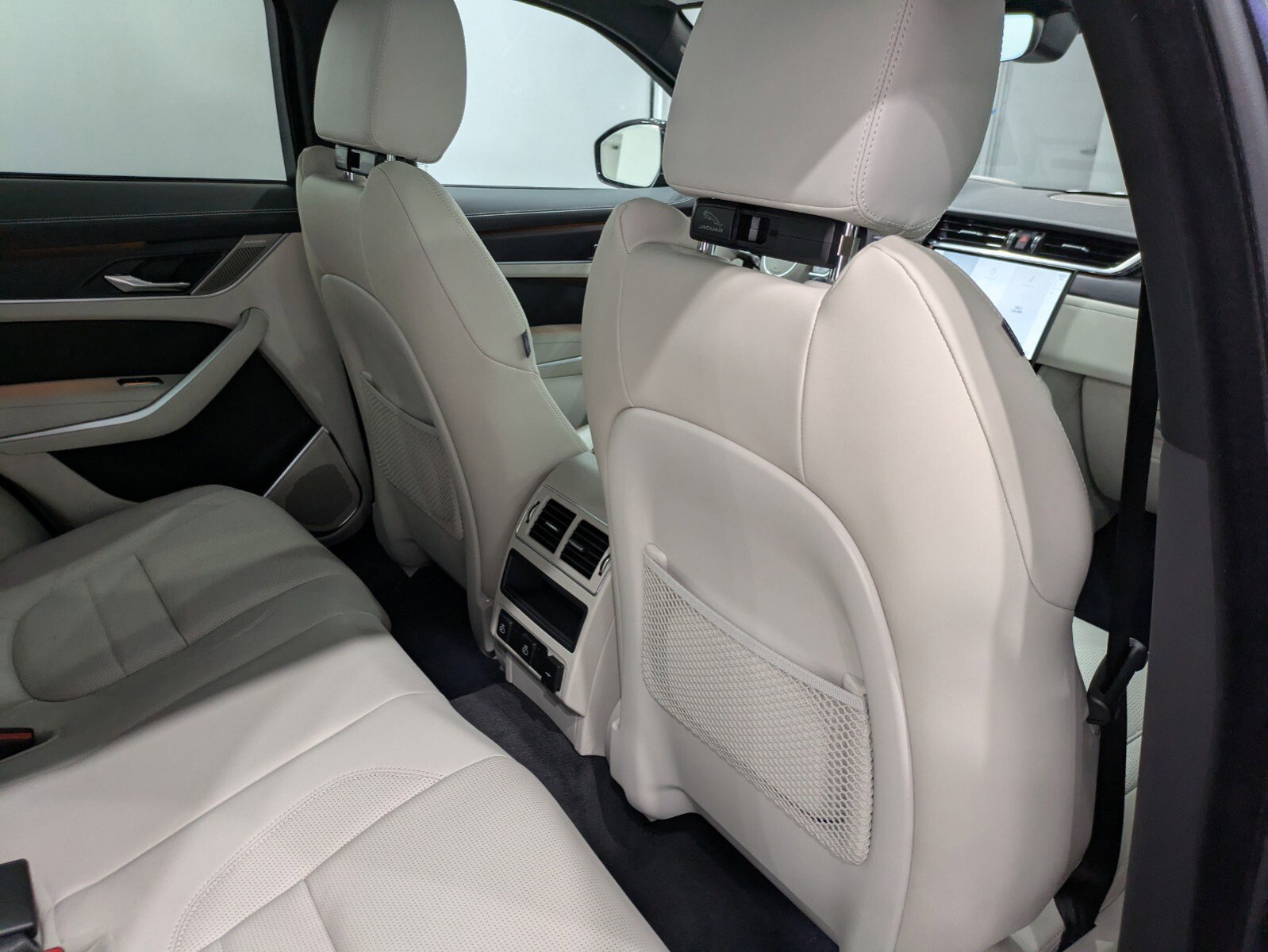 2026 Jaguar F-PACE P250 R-Dynamic S photo 22