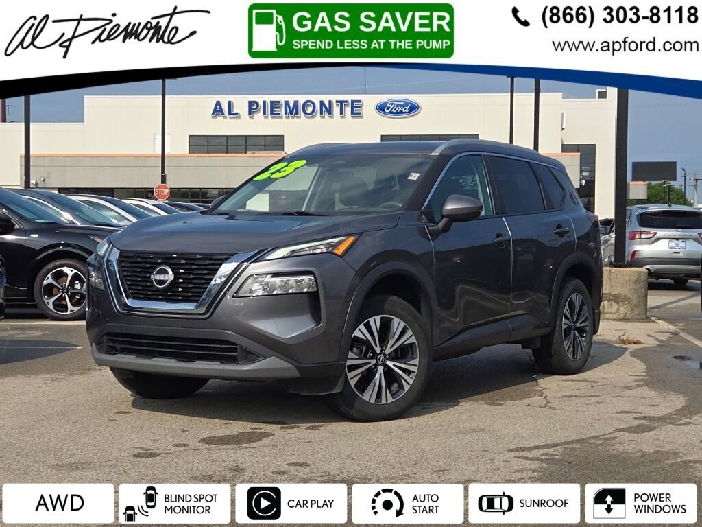2023 Nissan Rogue SV's photo