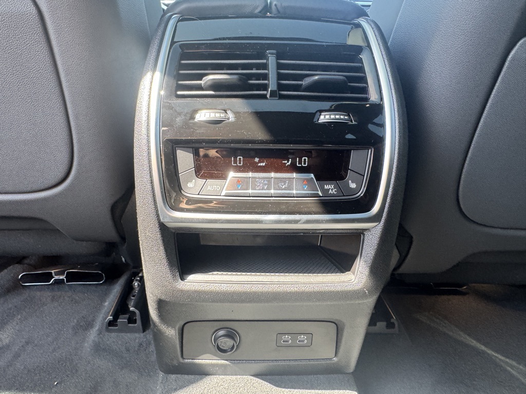 2026 Bmw X7 M60i photo 21