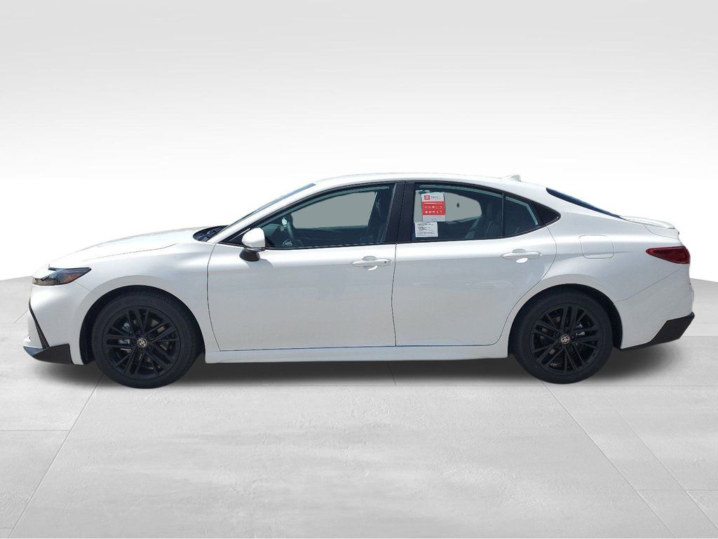 2025 Toyota Camry SE photo 6