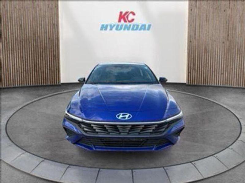 2025 Hyundai Elantra Hybrid SEL Sport photo 2