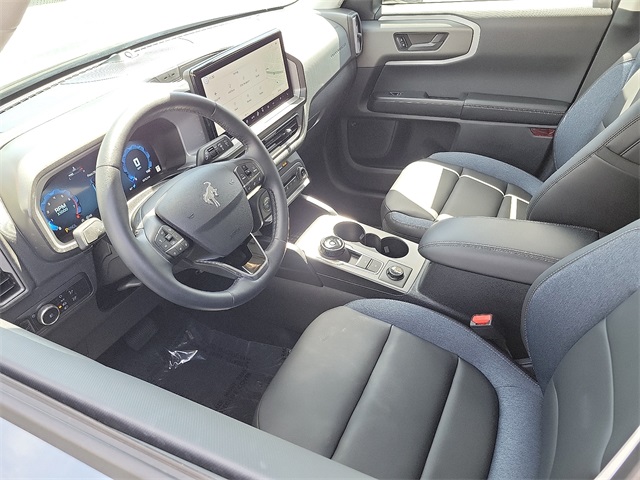 2025 Ford Bronco Sport Outer Banks photo 3