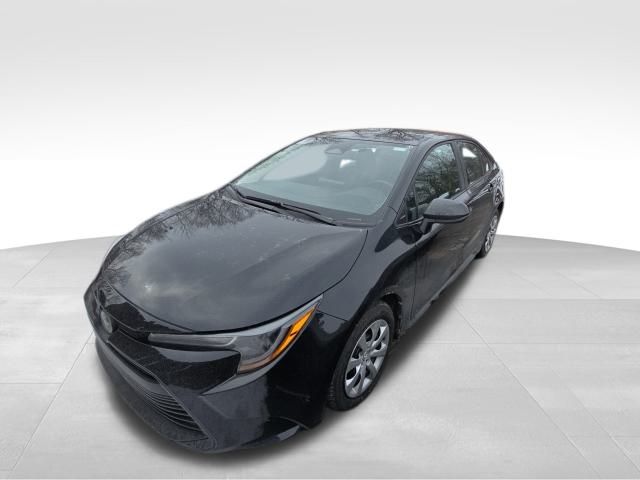 Used 2024 Toyota Corolla LE with VIN 5YFB4MDE3RP144686 for sale in Northfield, Minnesota
