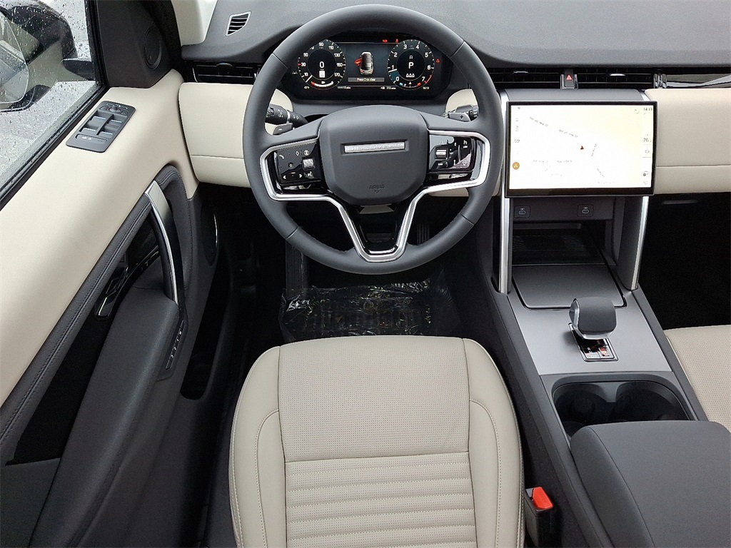 2025 Land Rover Discovery Sport S photo 6