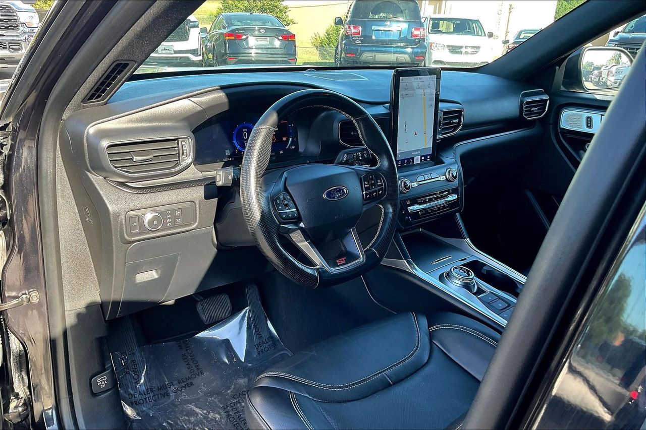 2020 Ford Explorer ST photo 13