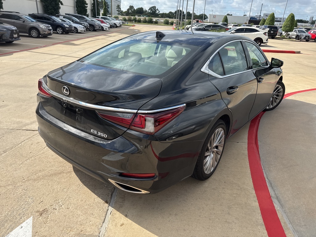 2021 Lexus ES 350 Ultra Luxury photo 3