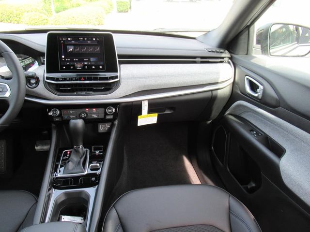 2025 Jeep Compass Latitude photo 13
